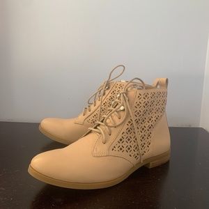Lucky Brand Hirro Bootie - Tan/ Size 8